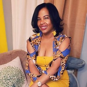 Meet your Posher, Romelia